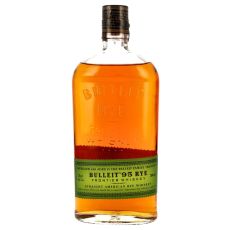 Bulleit 95 Rye Small Batch Whiskey. Flasche mit bernsteinfarbenden Inhalt und grünen Etikett mit schwarzer Bulleit 95 Rye Aufschrift.