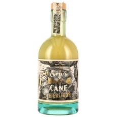 Captain Cane Eierlkör. Blau schimmernde Flasche mit gelb-goldenem Inhalt und schwarz-goldenem Etikett mit Piratenhaken und weißer Captain Cane Aufschrift.
