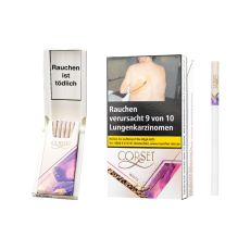 Packung Zigaretten Corset Super Slim White. Weiß-lila  gemustertes Shell Pack mit goldener Corset Auschrift und Corset Zigarette.