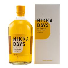 Nikka Days Blended Whisky. Flasche mit gelben Inhalt und gelben Etikett mit schwarzer Nikka Days Aufschrift mit weiß-gelber Geschenkverpackung.