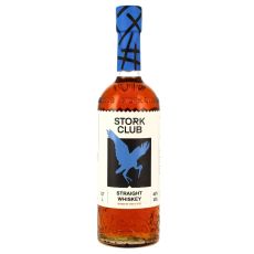 Stork Club Straight Rye Whiskey. Flasche mit bernsteinfarbenden Inhalt mit weiß-schwarzem Etikette mit blauem Storch.