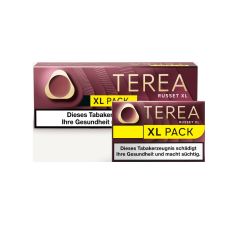 Stange Tabaksticks IQOS Terea Russet. Große weinrote Packung mit goldener Terea Aufschrift und einzelne Packung im Vordergrund sowie gelben XL Pack Bottom.