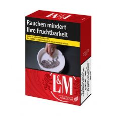 Schachtel Zigaretten L&M rot Maxi. Rote Packung mit Löwen und weißem L&M Logo.