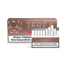Stange Tabaksticks IQOS Terea Teak 200 Stück. Dunkelbeige Packungen mit Tabaksticks im Vordergrund. 