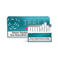 Stange Tabaksticks IQOS Terea Turqouise 200 Stück. Blaue Packungen mit Tabaksticks im Vordergrund.
