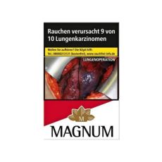 Schachtel Zigaretten Magnum Red Big Pack. Rot-weiße Packung mit schwarzer Magnum Aufschrift und goldener Blätterkrone.