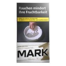 Schachtel Zigaretten Mark Adams No.1 Gold Long. Schmale gold-weiße Packung mit schwarz-goldenem Mark 1 Logo.