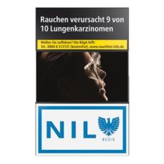 Schachtel Zigaretten Nil weiß 20 Stück. Weiß-blaue Packung mit Nil Logo und Adler.