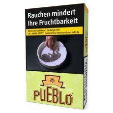 Schachtel Zigaretten Pueblo Green. Hellgrüne Packung mit brauner Pueblo Aufschrift und orangen Pueblo Logo.